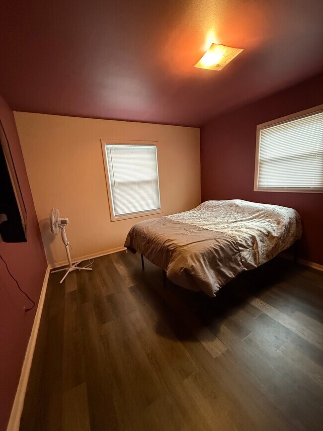 Building Photo - 4216 Marquette Dr