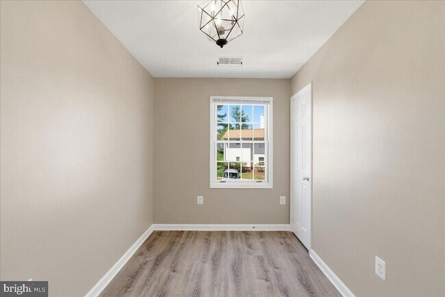 Building Photo - 100 Westwick Ct