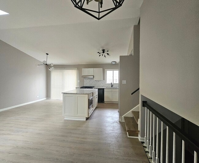 Building Photo - 1149 N Cardinal Dr