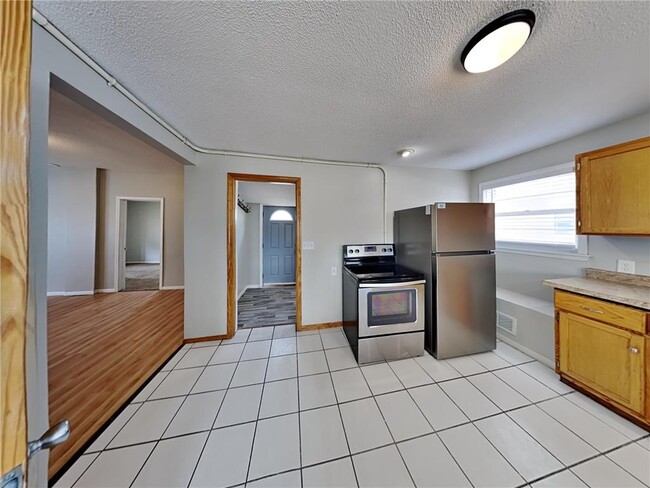 Building Photo - 4748 W 125th St