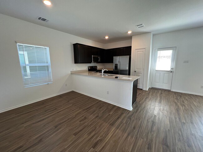 Building Photo - 300 Geode Glen