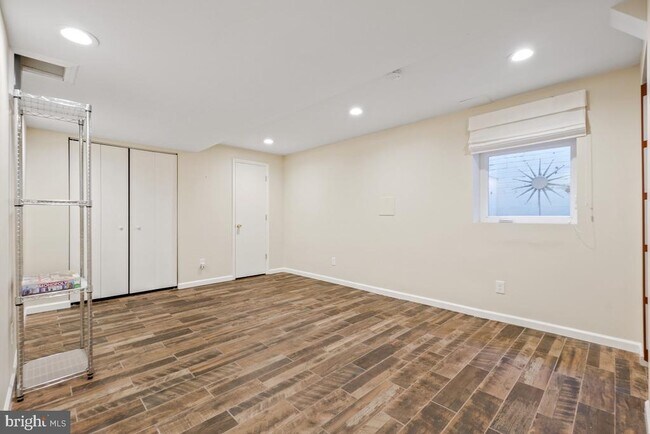Building Photo - 1801 Primrose Rd NW