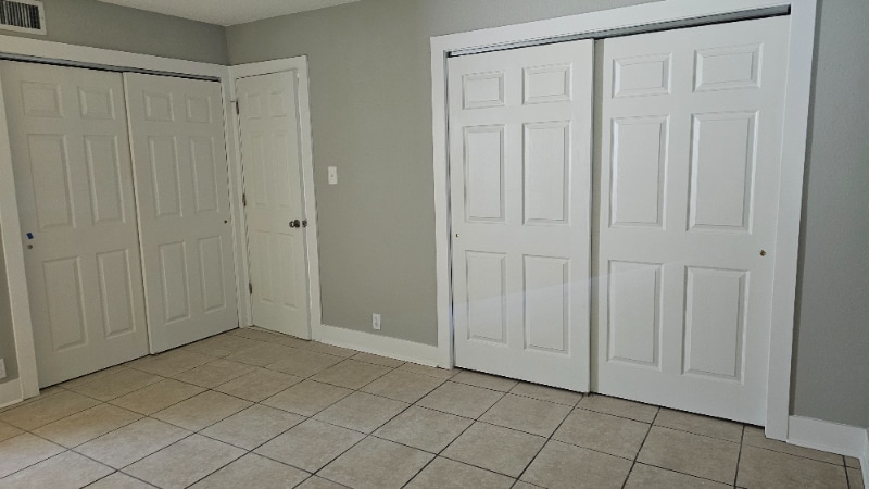 Building Photo - 705 James St