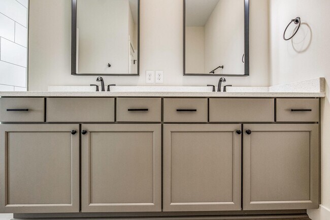 Building Photo - 6809 Water St