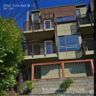 Building Photo - Rooftop Deck with Stunning Views