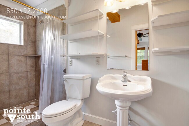 Building Photo - 18870 Highland Dr