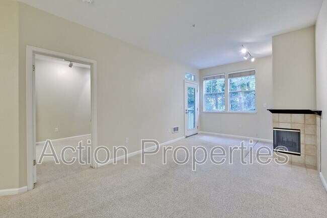 Building Photo - 2160 Santa Cruz Ave