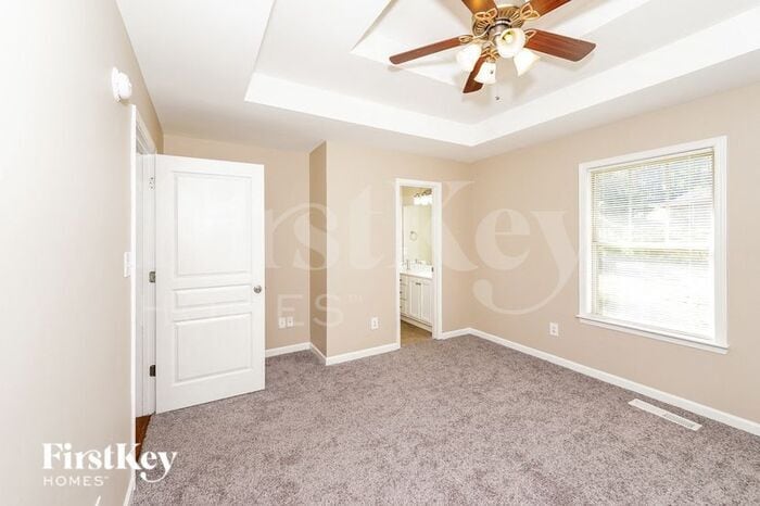 Building Photo - 105 Whispering Way