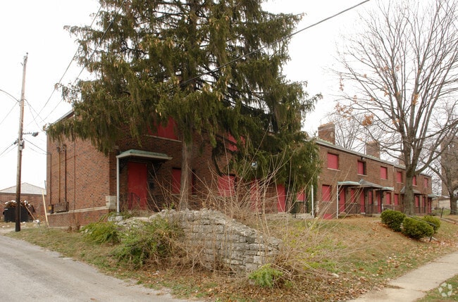 537-553 E Seymour Avenue - 537-553 E Seymour Ave