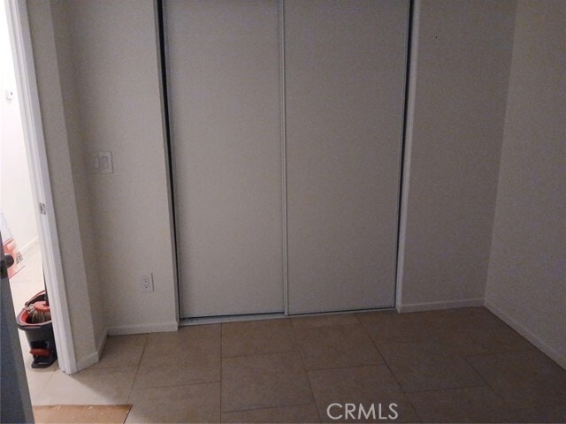 Building Photo - 12067 White Oak Ct