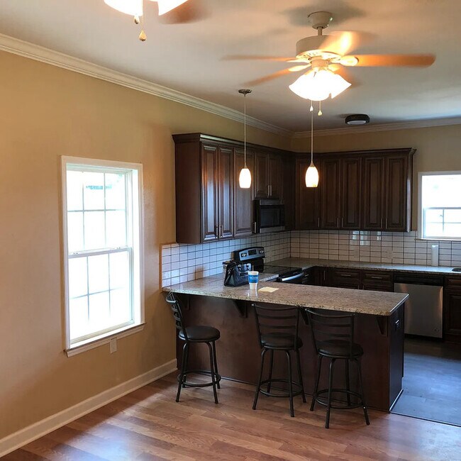 Building Photo - 123 N Norris Dr