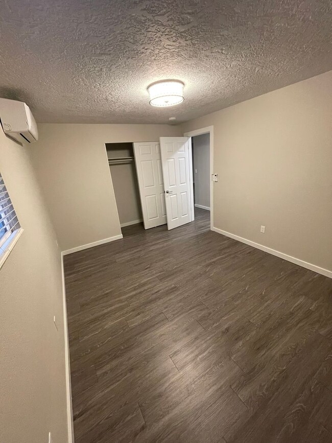 Building Photo - *** $1,000 OFF the 1st & 2nd months rent! ...