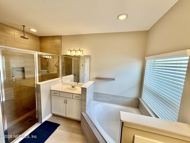 Building Photo - 95208 Snapdragon Dr