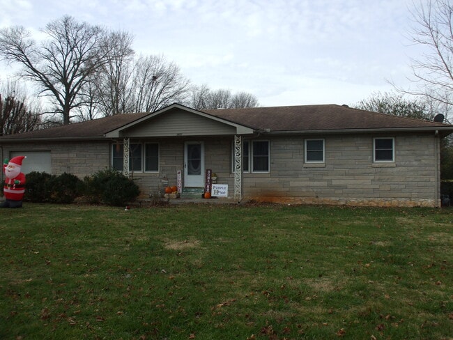 Primary Photo - 2427 Smallhouse Rd
