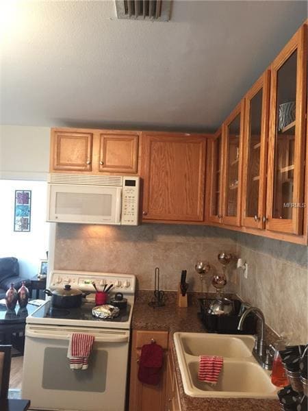 Building Photo - Charming 3 Bed, 1 Bath Rental in Tampa, FL...