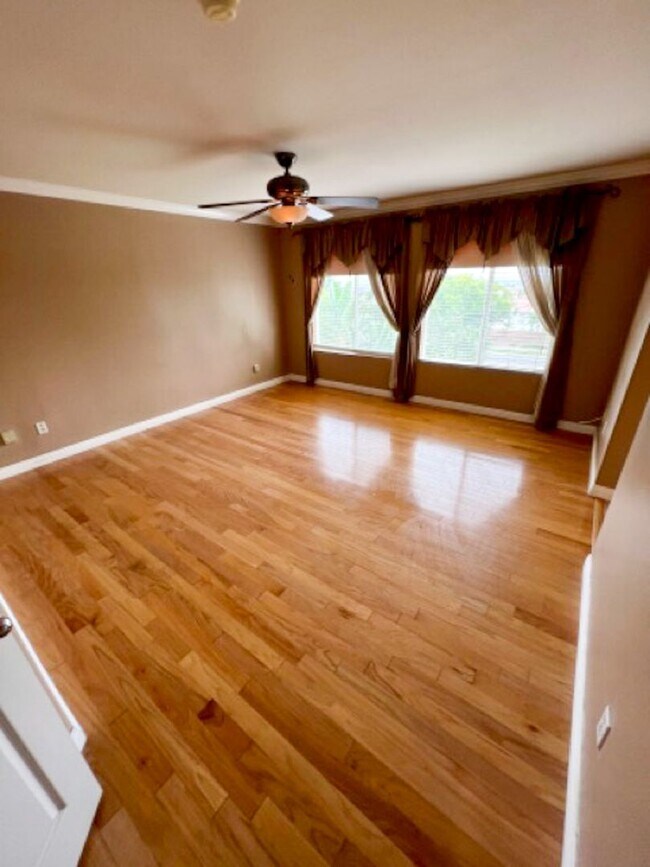 Building Photo - Beautiful Corona Pool Home with 4 bedroom ...