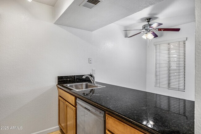 Building Photo - 1241 N 48th St