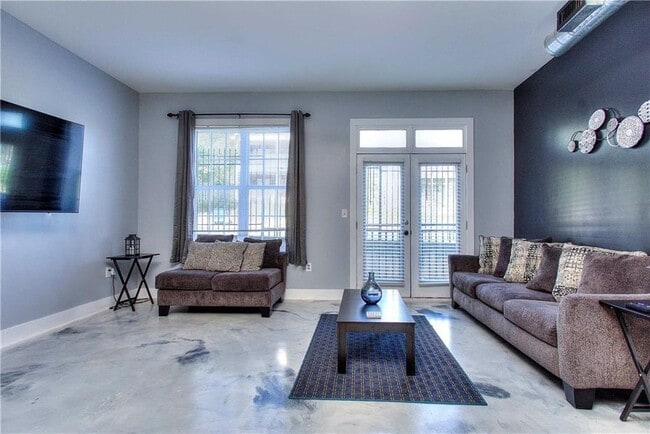 Building Photo - 502 Pryor St SW