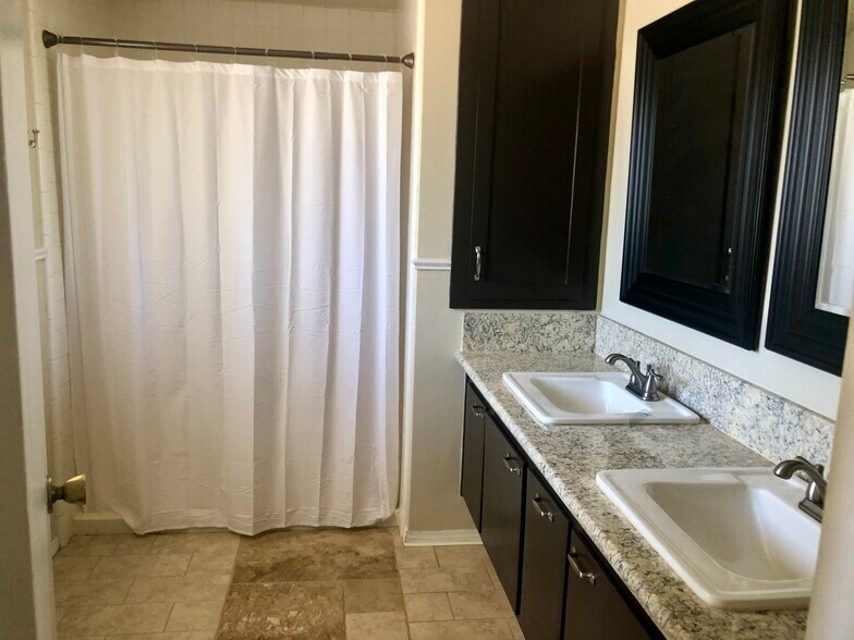 Building Photo - 10661 Coraline Pl