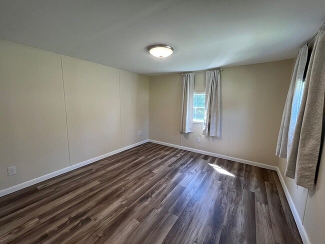 Building Photo - Nicely Remodeled 2 Bedroom, 1 Bathroom Manufactured home on 1 acre