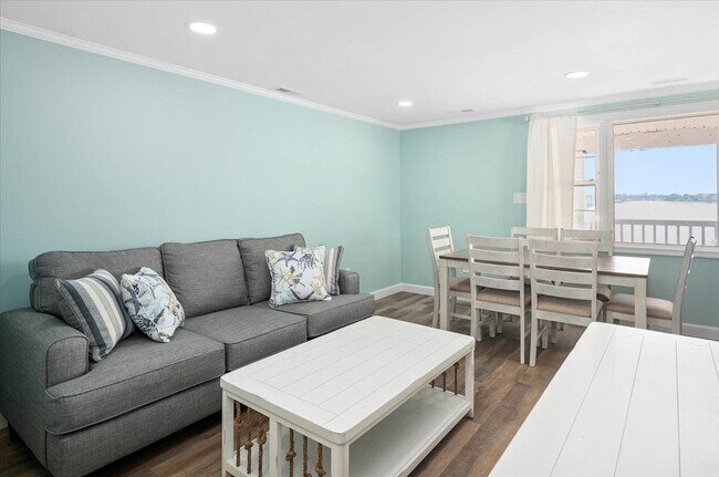 Building Photo - 322 Bayshore Dr