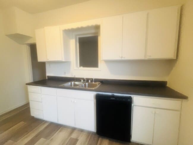 Building Photo - 601 Bigbee Dr