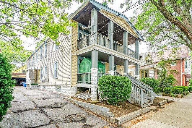 Building Photo - 2036 Lark St