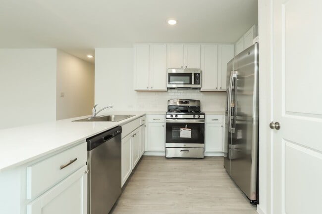 Building Photo - 3414 Rodgers Hl