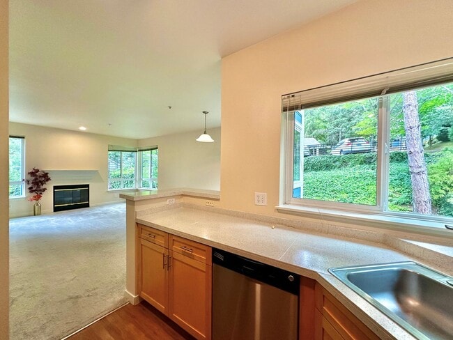 Building Photo - Beautiful 2BR|2BA with Washer and Dryer, T...