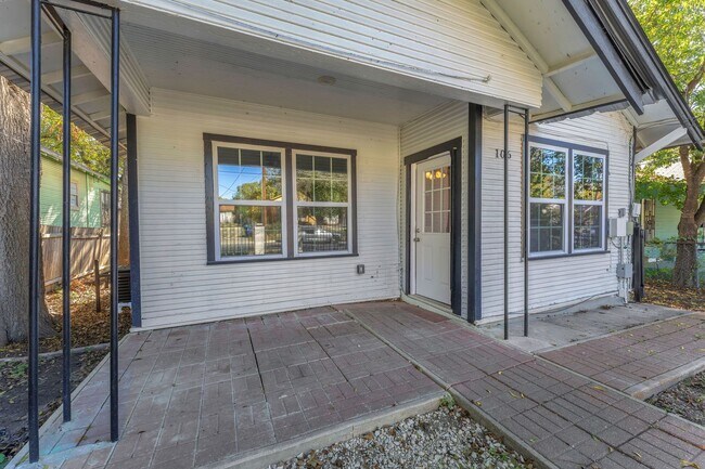 Building Photo - All Units Are Available With Brandnew Full Appliance Package