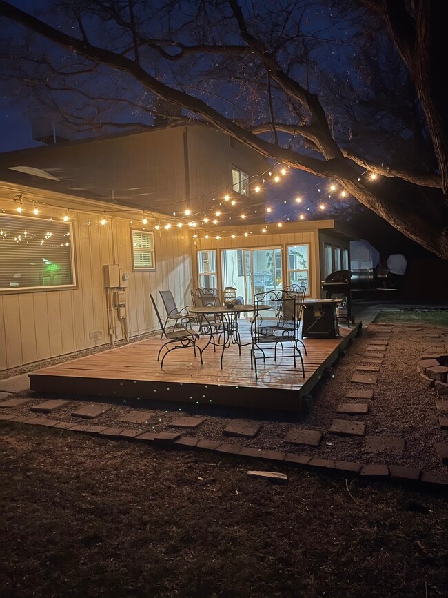 Building Photo - 595 McMullin Dr