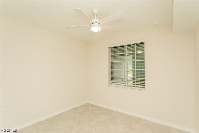 Building Photo - 15375 Grn Acrs Ave