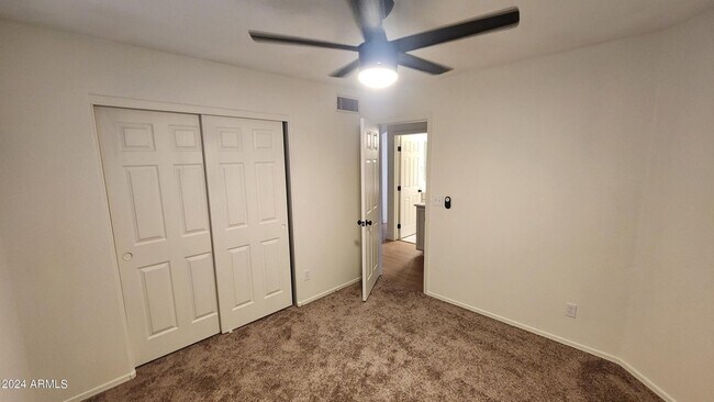 Building Photo - 2050 W Boulder Ct