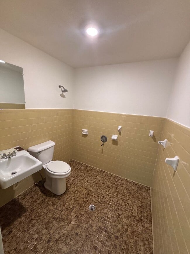 Building Photo - Private Wooded Retreat in Gainesville | 3 Bed | 2 Bath | Unfinished Basement