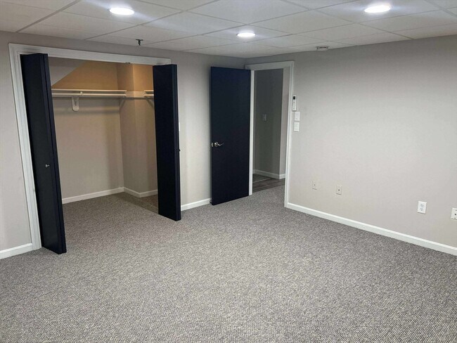 Building Photo - 1329 Main St