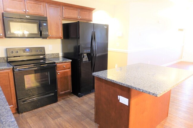Building Photo - 610 Flintrock Dr