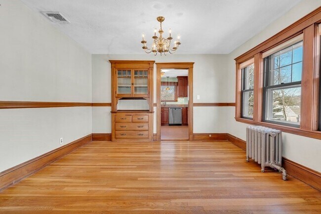 Building Photo - 11-13 Bridgham Avenue Unit 2