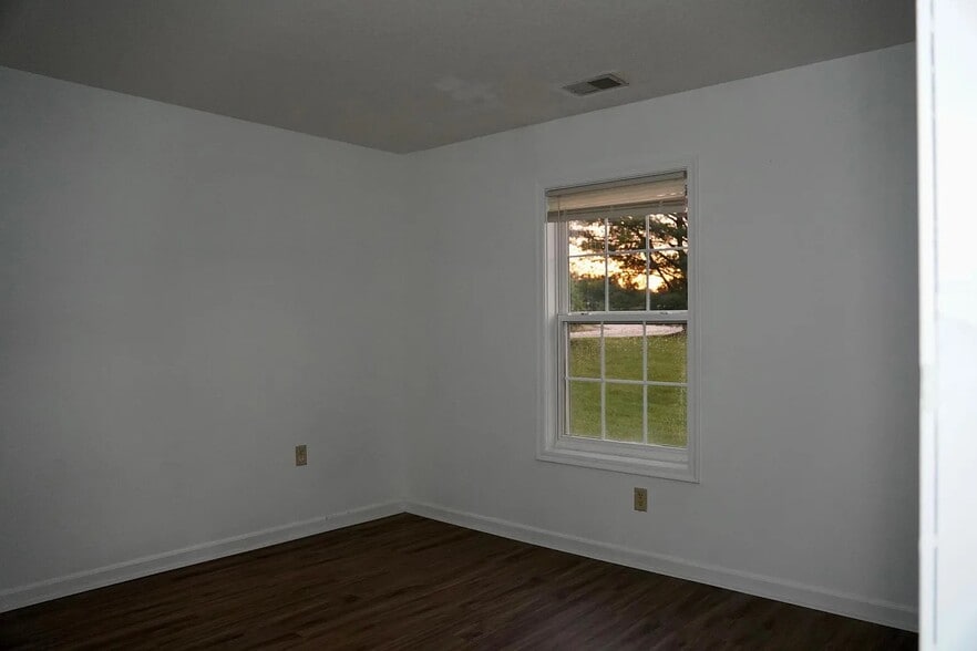 Building Photo - 140 Northridge Dr