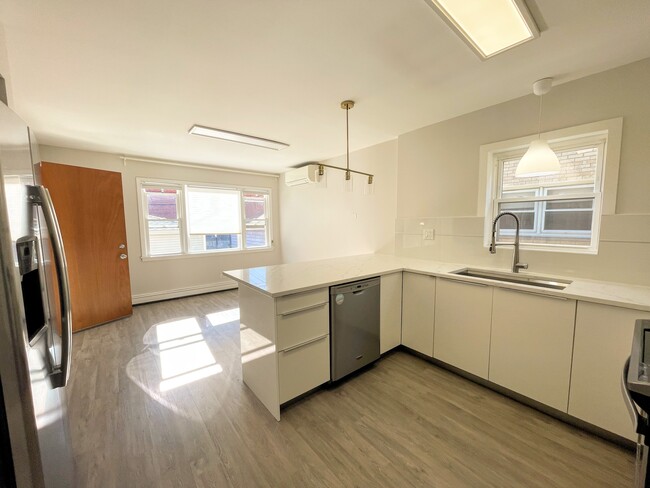 New Large bright kitchen - 5009 W Gunnison St