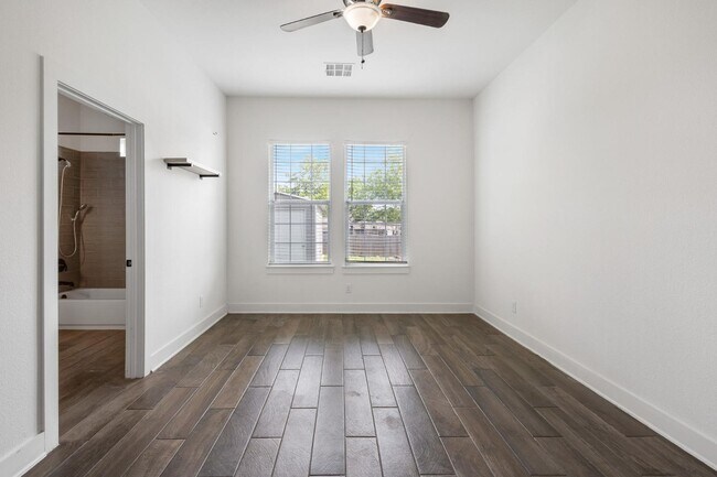 Building Photo - 534 Rigsby Ave