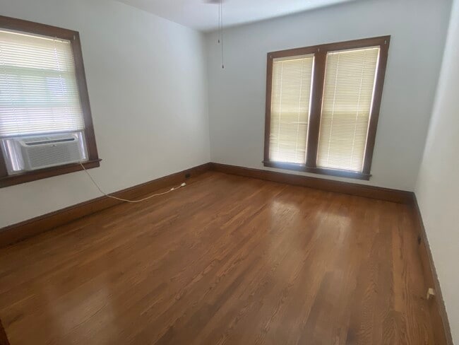 Bedroom (1) - 418 W Main St