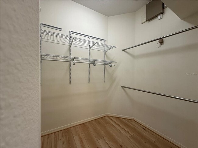 Building Photo - 2637 Shinoak Dr