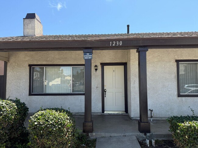 Building Photo - 1230 Hull Pl