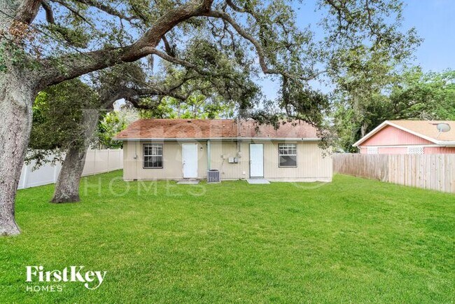 Building Photo - 3819 17th Ave S