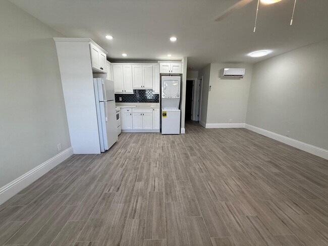 Building Photo - 248 Wenonah Pl
