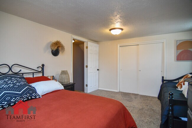 Building Photo - 1260 7th St