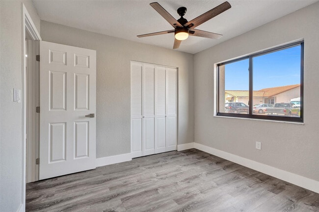 Building Photo - 2614 W 65th St