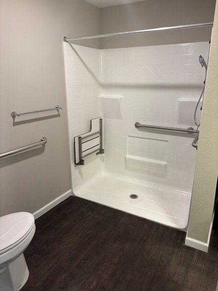 Building Photo - 3905 W Maple St