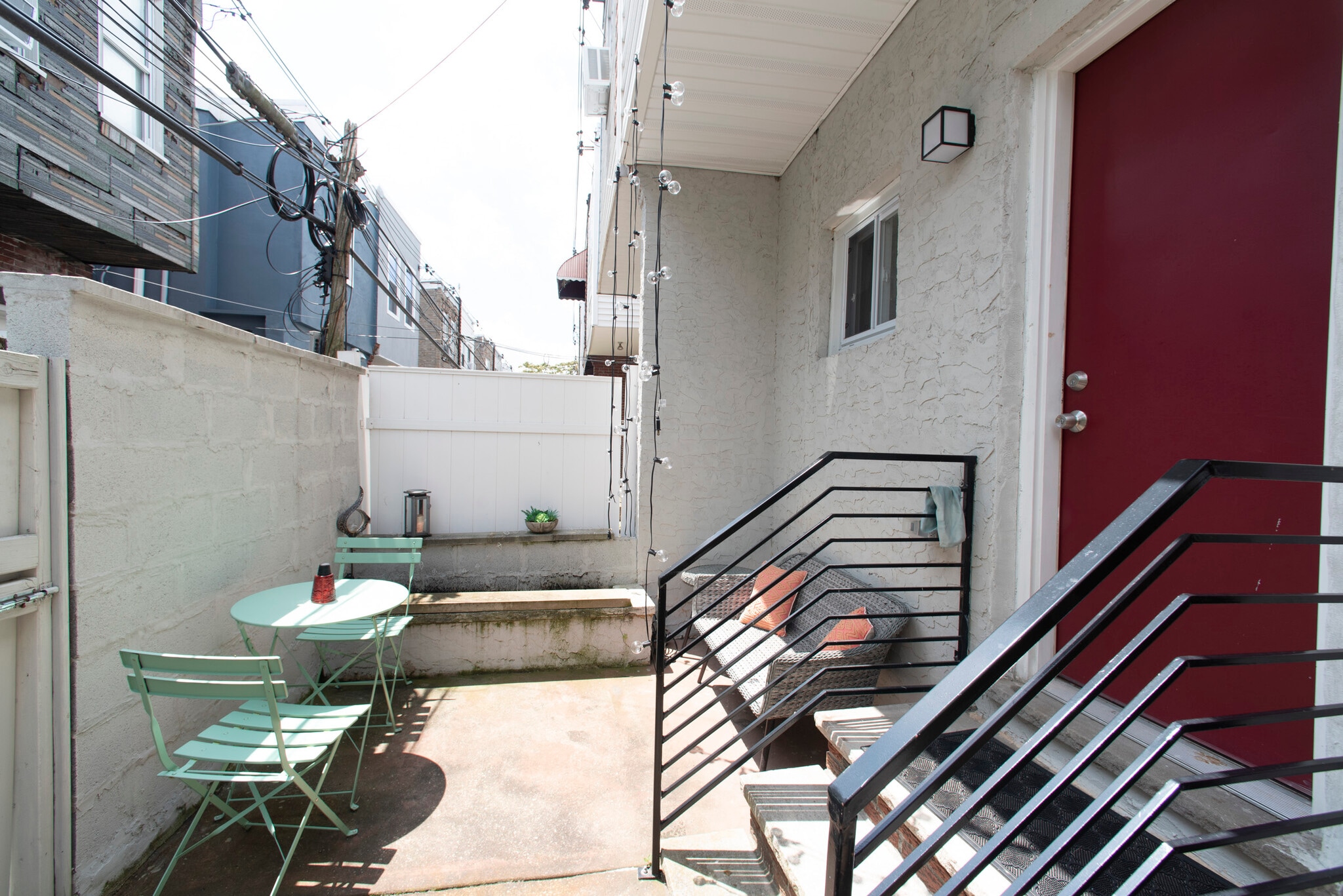 Building Photo - 2009 S Opal St