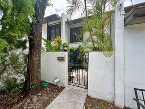 Building Photo - 6712 SW 114th Ave